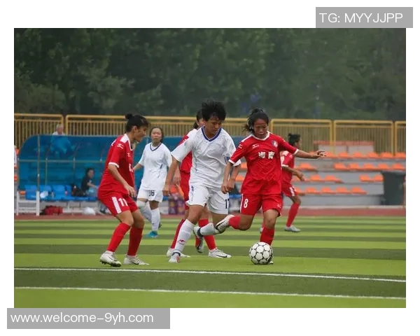 足球杯简讯:精彩赛事回顾与未来赛程展望,球迷不容错过的精彩瞬间 足球杯简讯:精彩赛事回顾与未来赛程展望,球迷不容错过的精彩瞬间